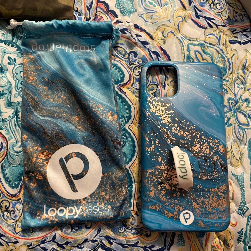 Loopy phone case